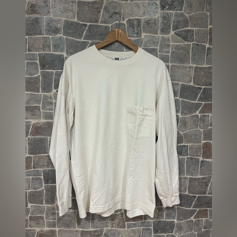 White Uniqlo Long Sleeve Pocket T-Shirt in Large